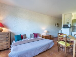 1 bedroom, iron/ironing board, WiFi