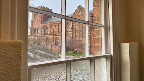 Abbey Foregate - House