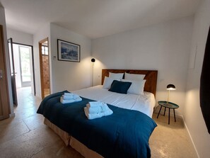 3 Schlafzimmer, Schreibtisch, Bügeleisen/Bügelbrett, kostenloses WLAN