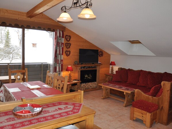 TV - Spacious Apartment with Wifi and Pets Allowed (La Chapelle-d'Abondance)