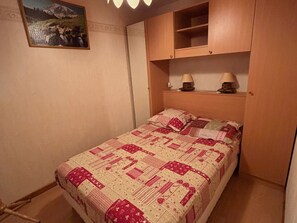 2 bedrooms