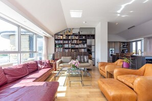 Televisie en een kantoor