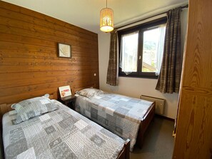 2 bedrooms