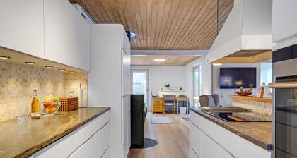 Stunning home in ørsted with WiFi