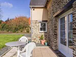 Outdoor dining - Charming house with garden in Saint-Lô (Saint-Lô)