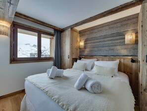 4 bedrooms, free WiFi, bed sheets