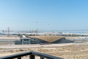 พรีเมียร์อพาร์ทเมนท์ | ลานระเบียง/นอกชาน