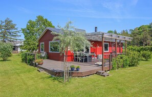 Outdoor dining - 2 bedroom beautiful home in Samsø (Samsø)