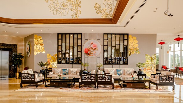 Lobby sitting area - Peony Hotel (Dubai)