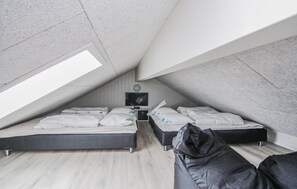 7 bedrooms, travel cot, free WiFi