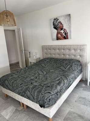 3 bedrooms, iron/ironing board, free WiFi, bed sheets