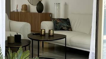 Televisie en een tafeltennistafel