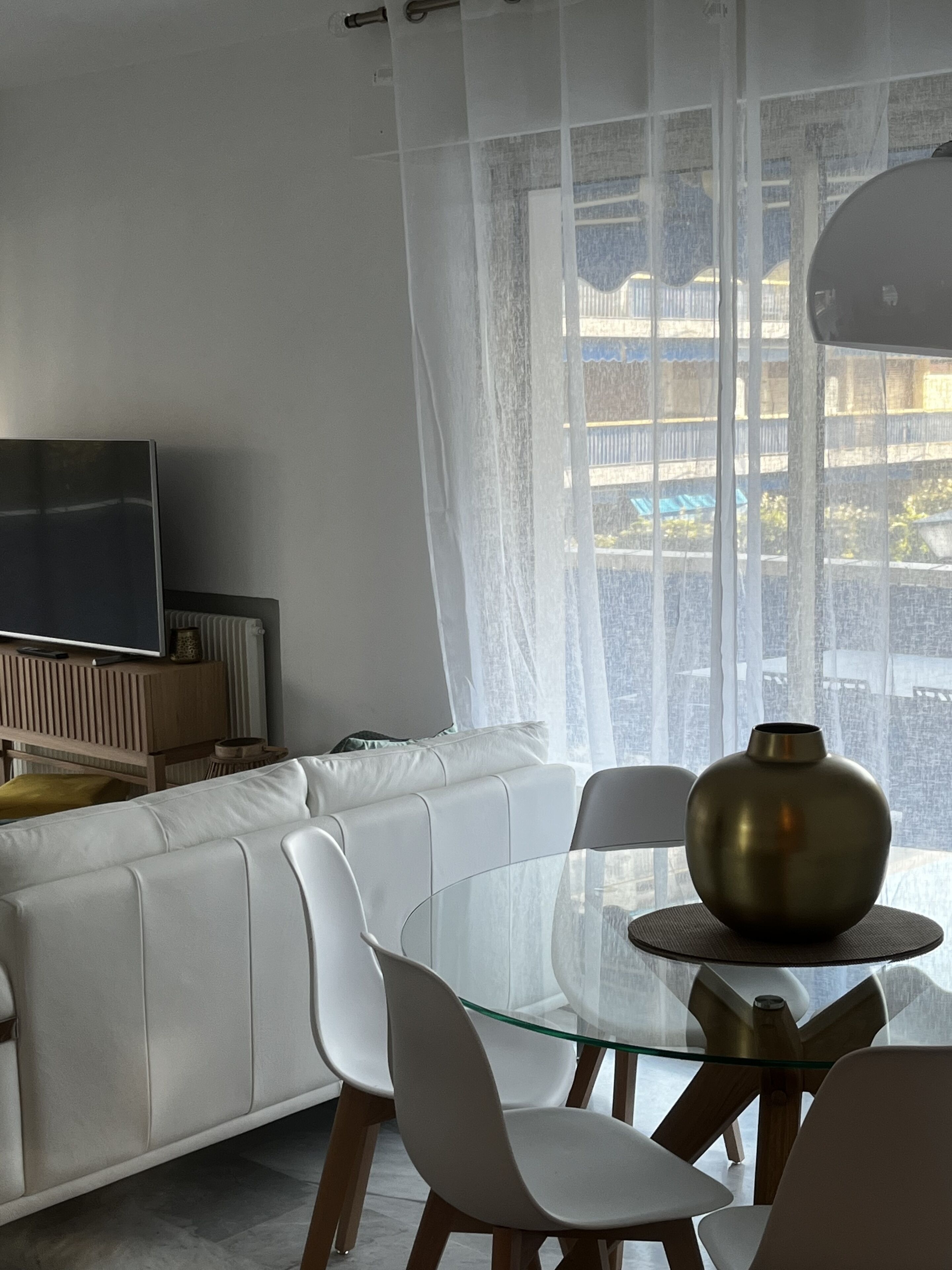 TV, tavolo da ping pong
