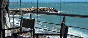 94m2 air-conditioned apartment sea view, swimming pool 3 bedrooms 50m2 terrace Pkg