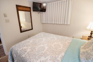 1 bedroom, desk, free WiFi