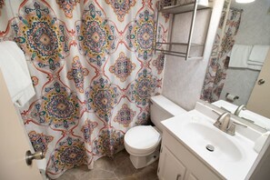 Towels - ML176 1st Floor Mountain View Wi-Fi Parking Next to Village and Slopes (Snowshoe)