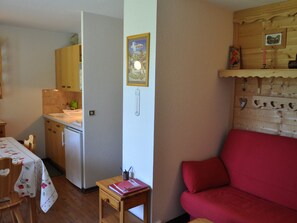 TV - Quiet 2-room apt with balcony and parking (Abondance)