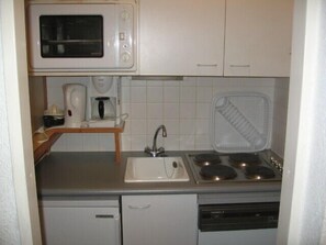 Fridge, oven, dishwasher