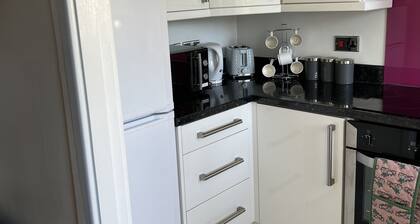 Beautiful home in peaceful neighbourhood with great amenities around