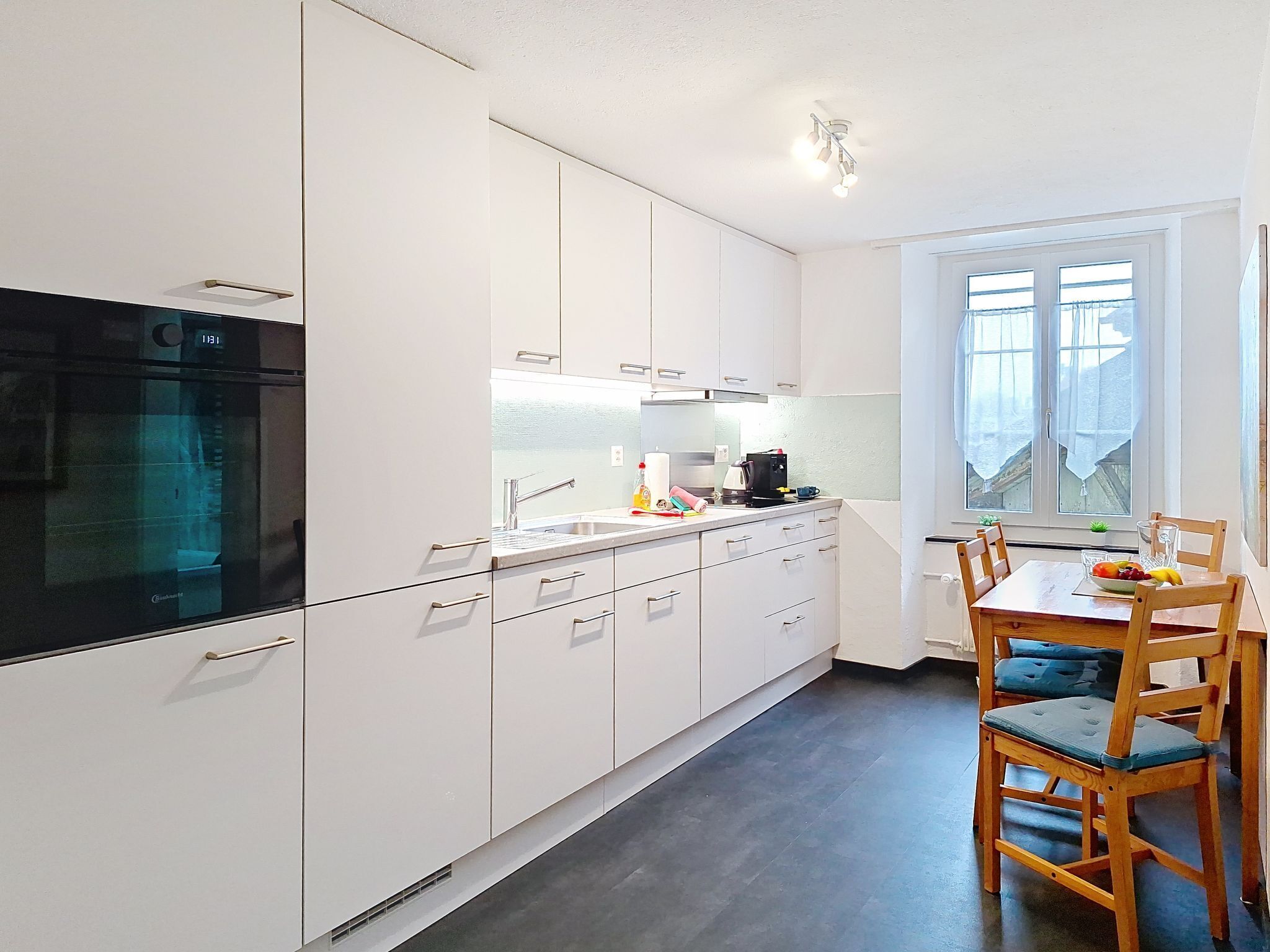 Fridge, oven, dishwasher, cookware/dishes/utensils