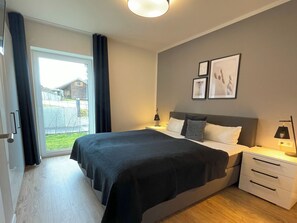 2 bedrooms, iron/ironing board, travel cot, free WiFi