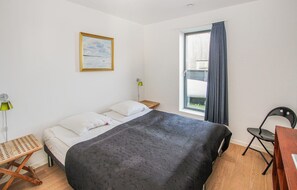 3 bedrooms, travel crib, free WiFi