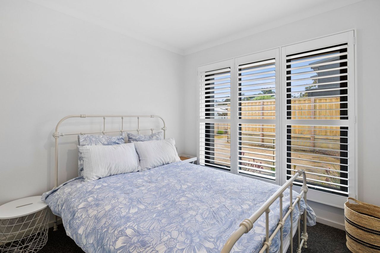 4 bedrooms, iron/ironing board, bed sheets