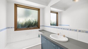 Bathtub