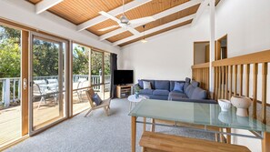 TV - Oasis on Weir - Nature and Adventure (Anglesea)