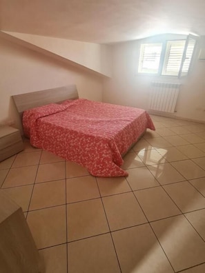 Soundproofing, iron/ironing board, free WiFi