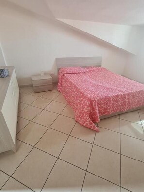 Soundproofing, iron/ironing board, free WiFi