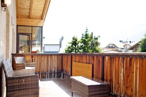Property grounds - Apartment 'Kriendl Nr 4' with Mountain View, Private Terrace and Wi-Fi (Valdaora di Mezzo)