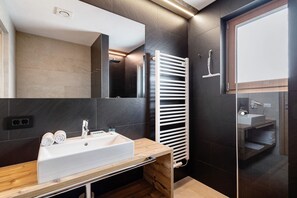 Shower, free toiletries, hair dryer, towels