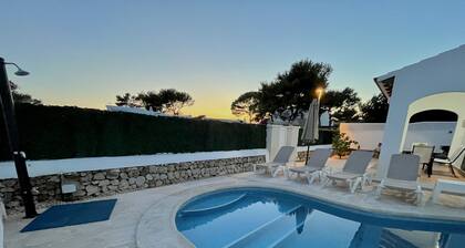 Villa Rose with BBQ, Pool Table, Pool & International Satellite Channels