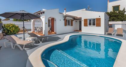 Villa Rose with barbecue, billiard, pool, and international satellite chan