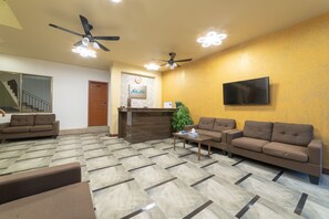 Lobby sitting area - Nala Veli Beach & Spa (Ukulhas)