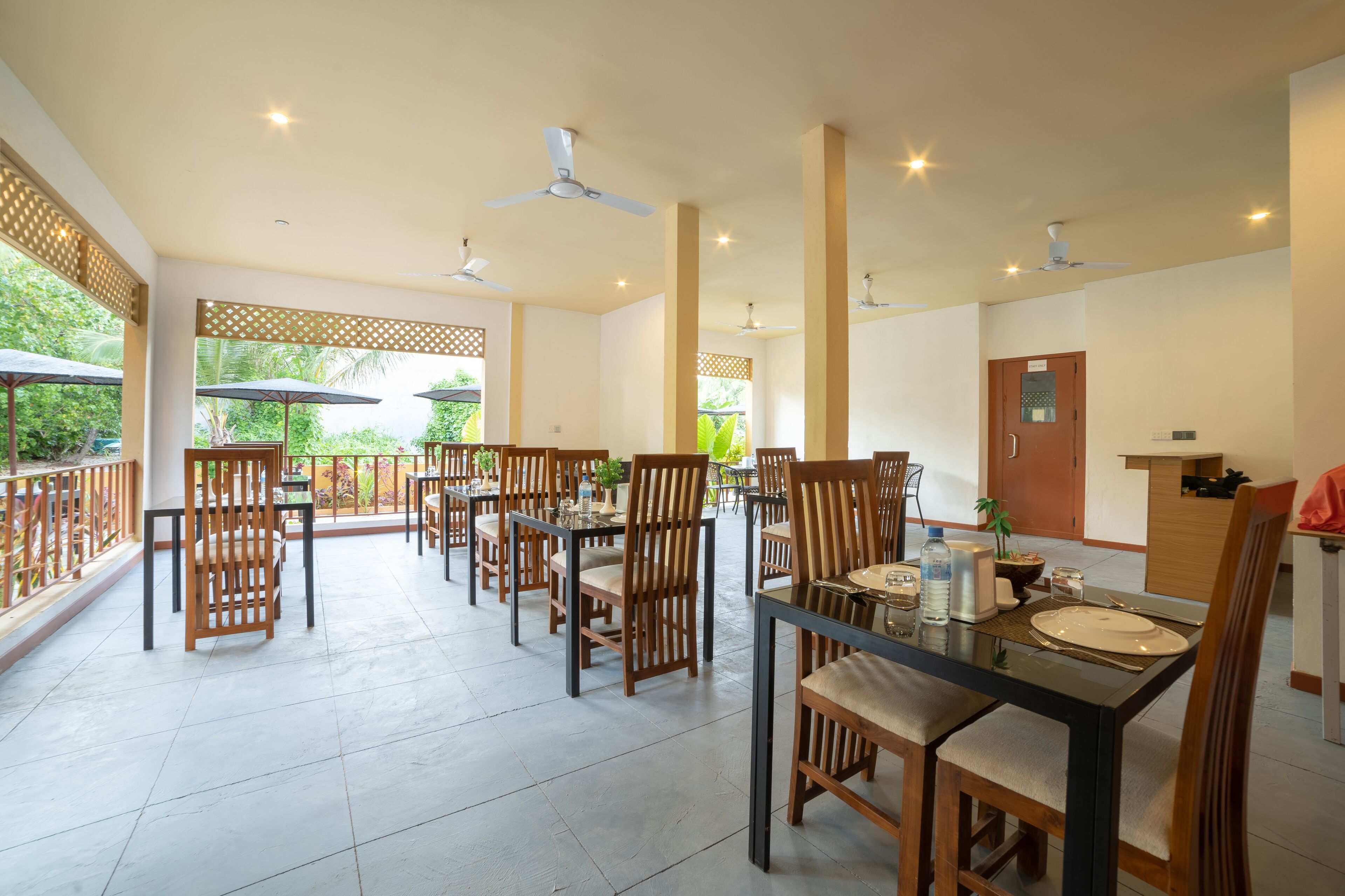 Breakfast, lunch, dinner served; Asian cuisine, beach views 