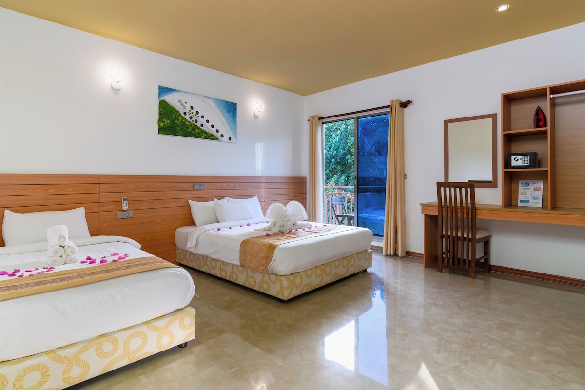 Habitación superior, balcón | Ropa de cama de alta calidad, colchones viscoelásticos, minibar
