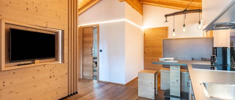 Fridge, stovetop, dishwasher, coffee/tea maker