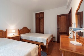 1 bedroom, iron/ironing board, bed sheets