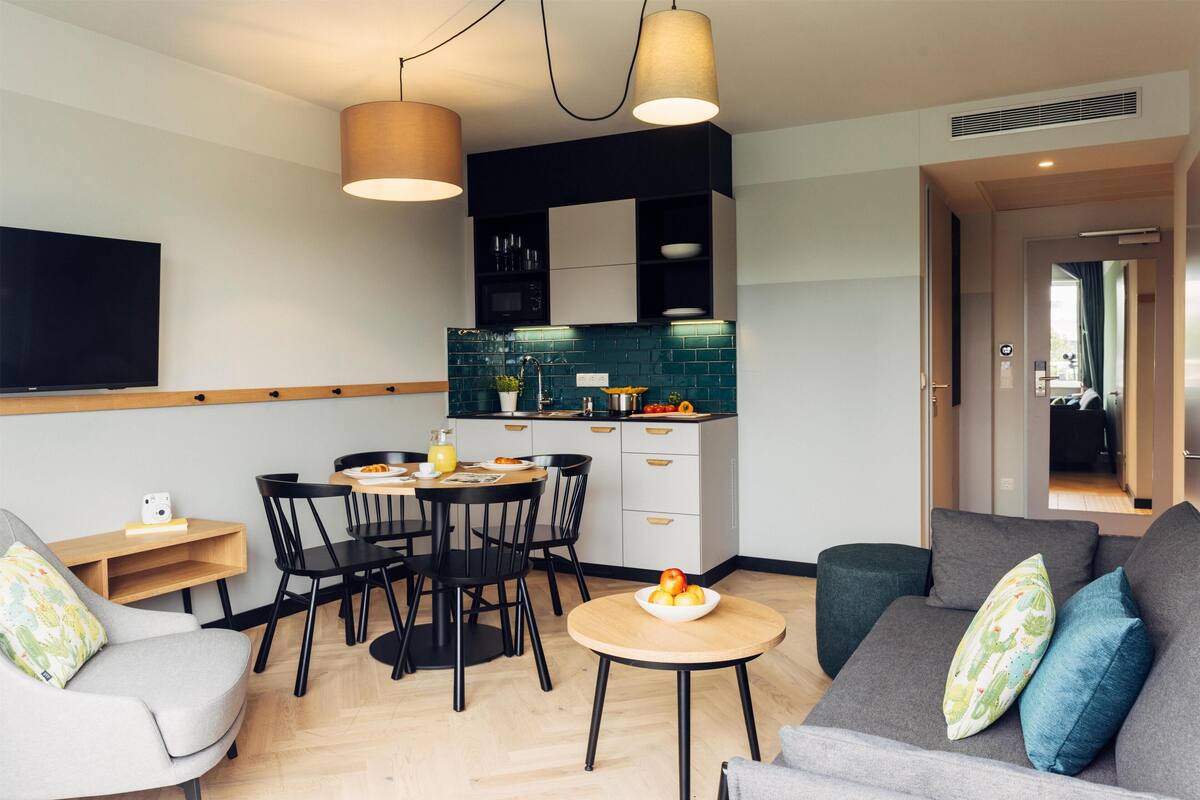 Apartment | Eigene Küche | Wasserkocher mit Kaffee-/Teezubehör, Wasserkocher