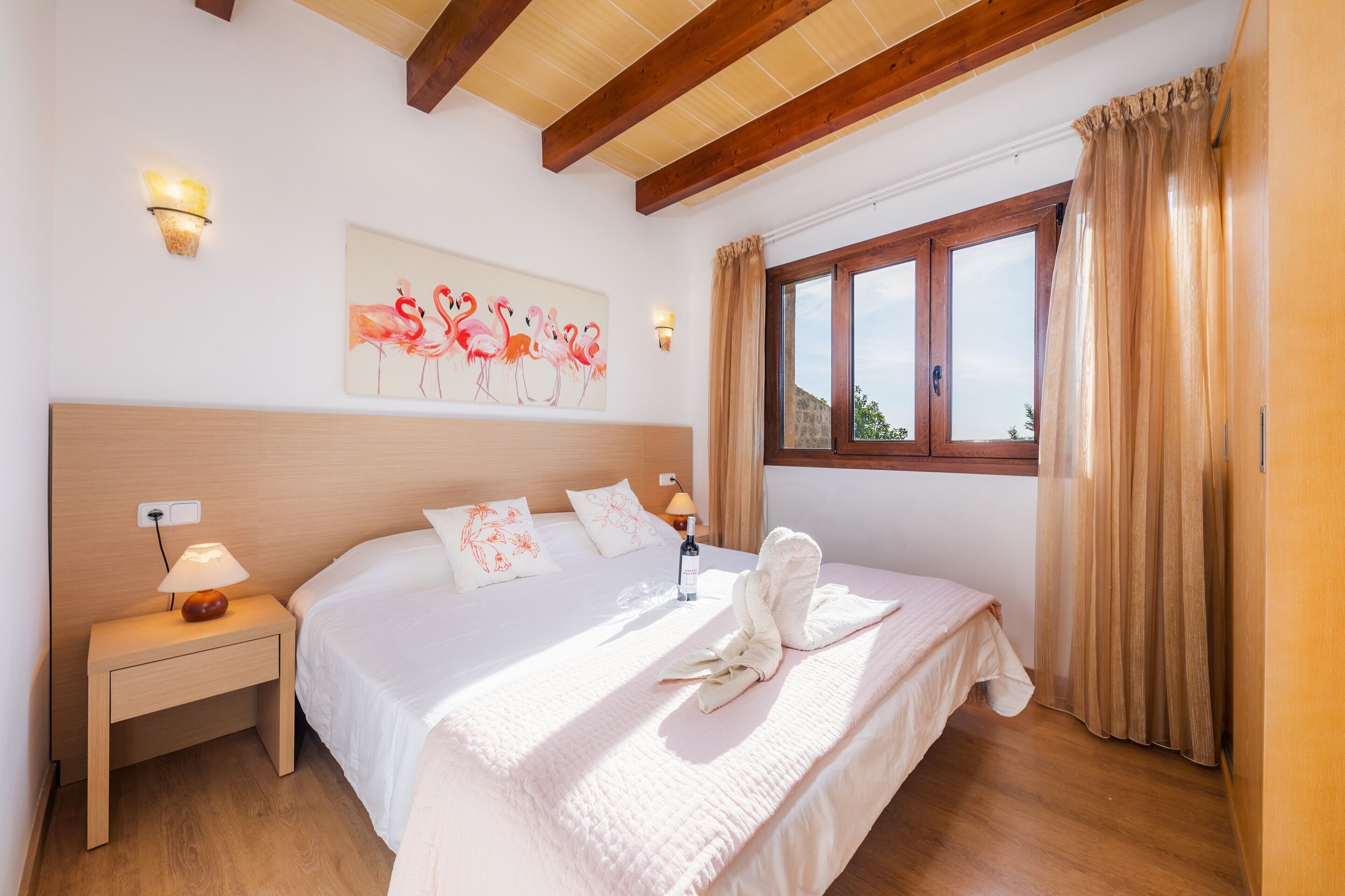 8 slaapkamers, een strijkplank/strijkijzer, gratis wifi, beddengoed