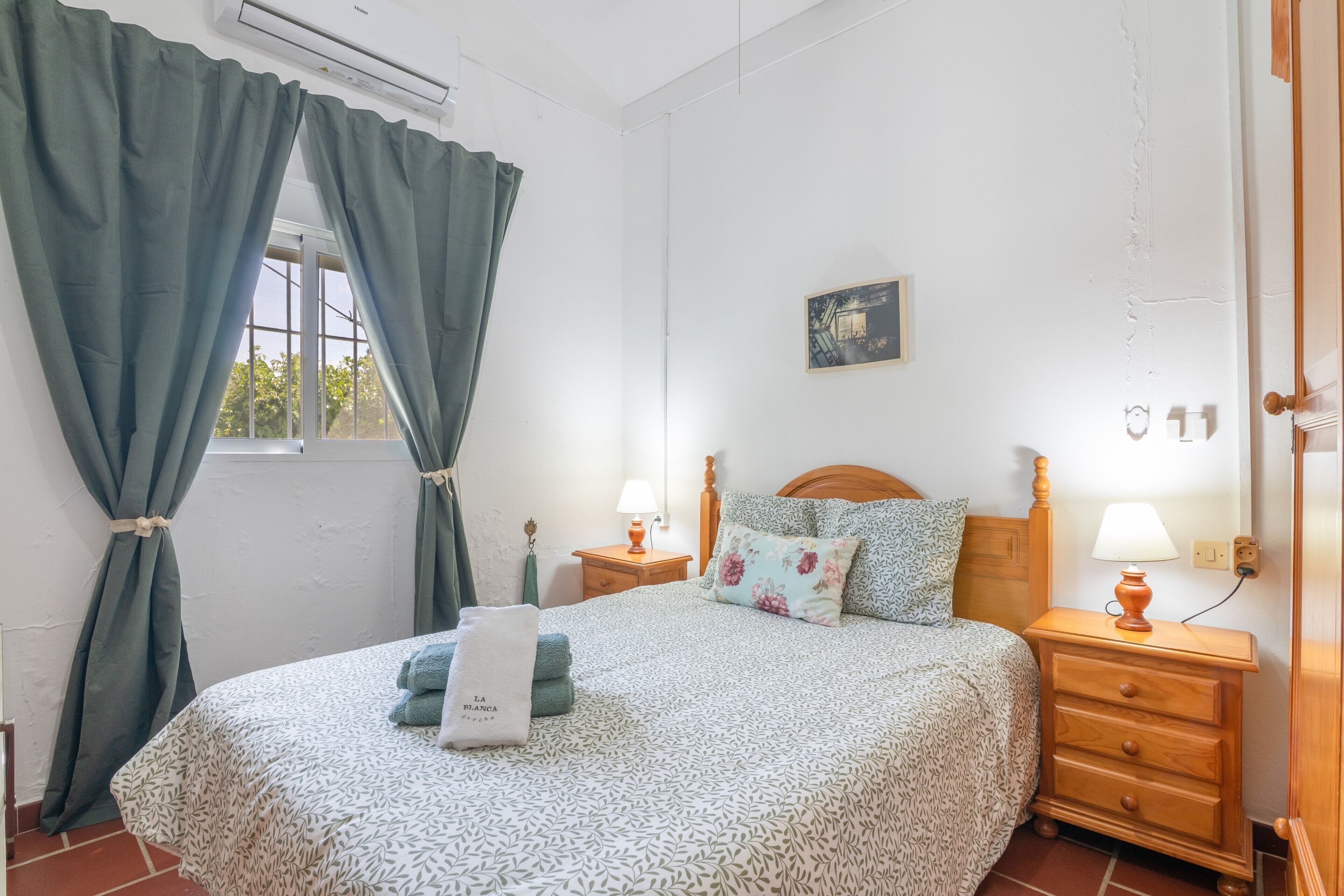 5 bedrooms, iron/ironing board, free WiFi, bed sheets