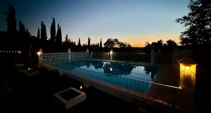 Villa „La Blanca De Aroche“ mit Bergblick, privatem Pool und WLAN