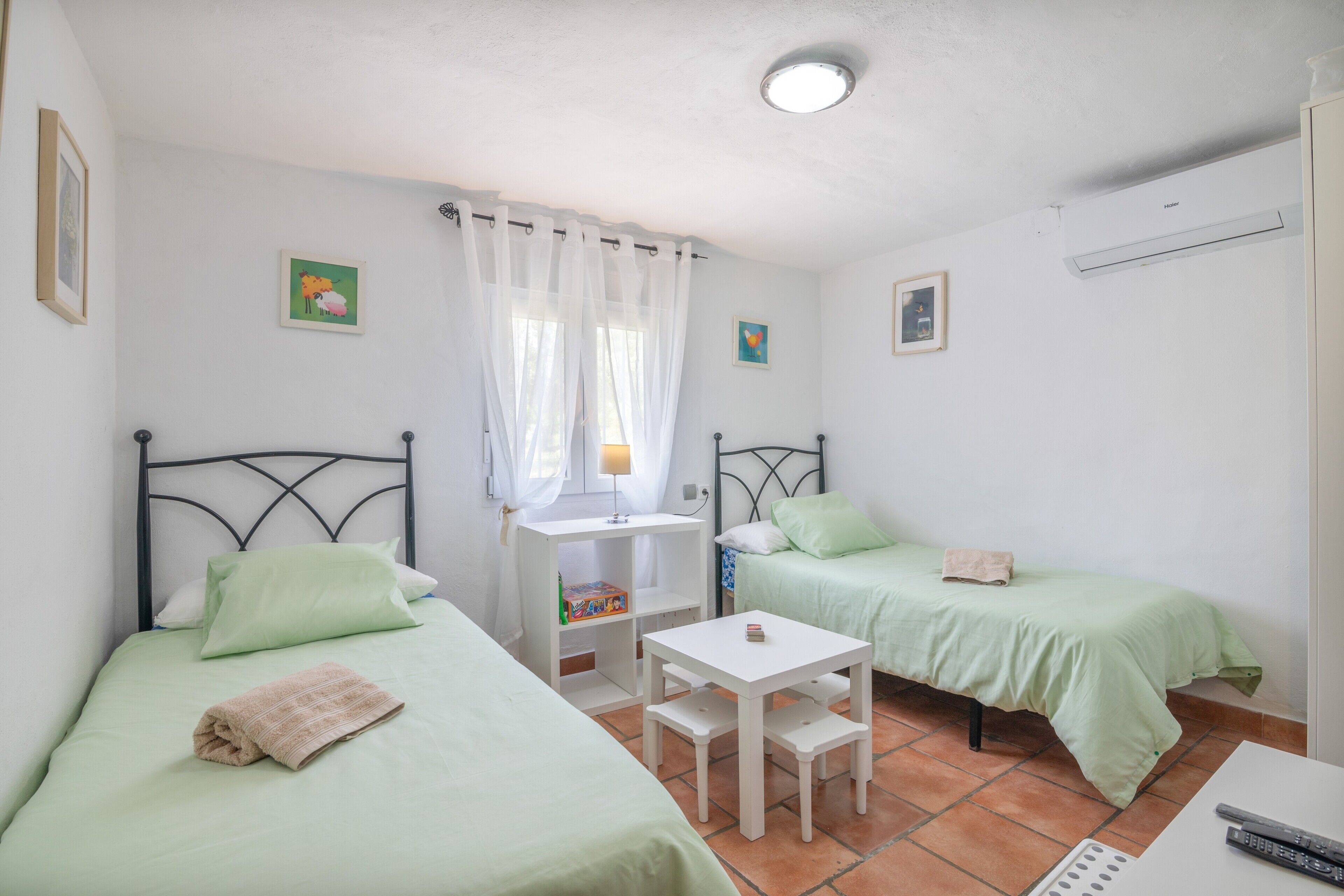 5 chambres, fer et planche à repasser, Wi-Fi gratuit, draps fournis