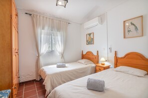 5 Schlafzimmer, Bügeleisen/Bügelbrett, kostenloses WLAN, Bettwäsche
