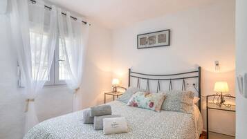 5 dormitorios, tabla de planchar con plancha, wifi gratis y ropa de cama