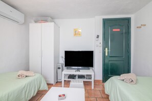 5 dormitorios, tabla de planchar con plancha, wifi gratis y ropa de cama