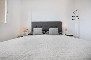 1 chambre, fer et planche à repasser, Wi-Fi gratuit, draps fournis