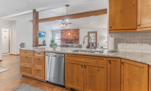 This house is a 3 bedroom(s), 2 bathrooms, located in Edmond, OK.